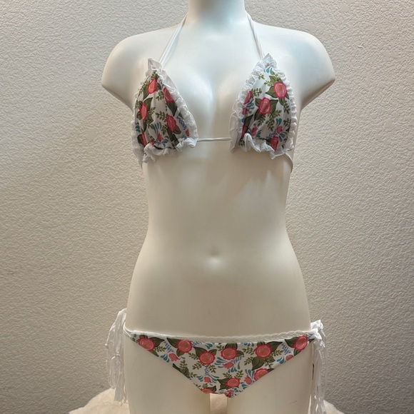 Floral Ruffle Bikini Set - Picture 1 of 3